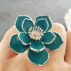 Beautiful turquoise blue stretch flower ring